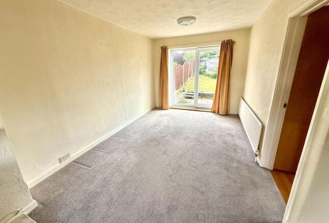 3 bed Semi-Detached for sale Image 6