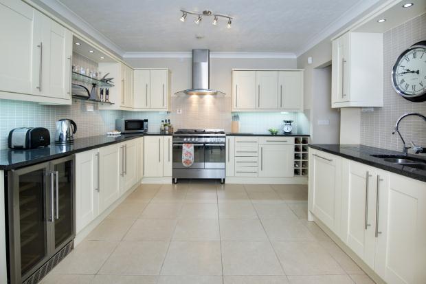 Kitchen/Breakfast Rm