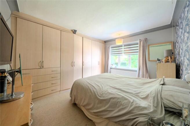 5 bed Semi-Detached for sale Image 7