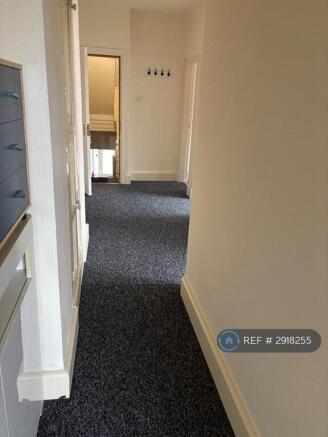 Studio to rent Image 6
