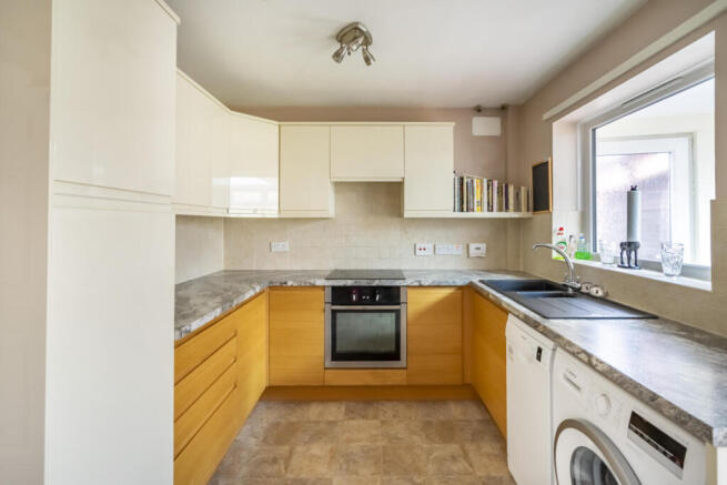 2 bed Semi-Detached for sale Image 6