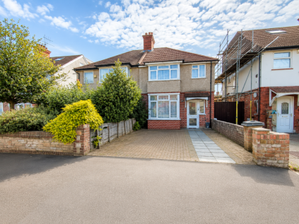 The Warren, Hounslow, Greater London, TW5