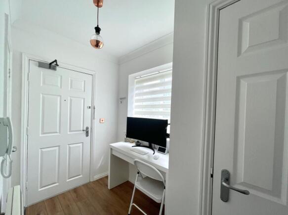 2 bed Flat for sale Image 4