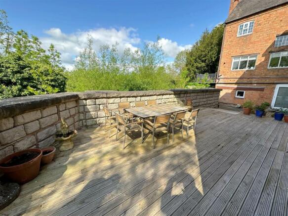 Communal Decking Area.JPG