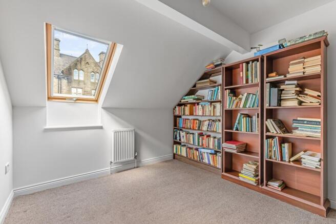 3 bed Terraced for sale Image 11