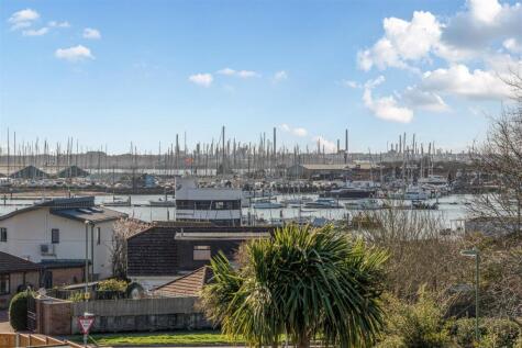 Thornton Avenue, Warsash