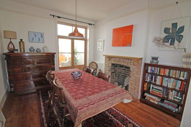 Sitting Room / Dining Room