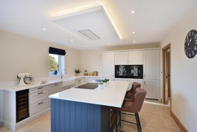 5 Exchequer Court Thruxton (20).jpg