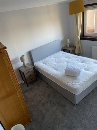 bedroom 2.JPG