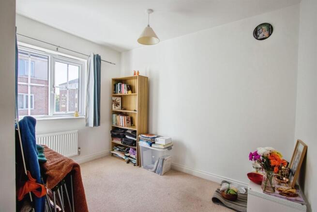 4 bed Detached to rent Image 10