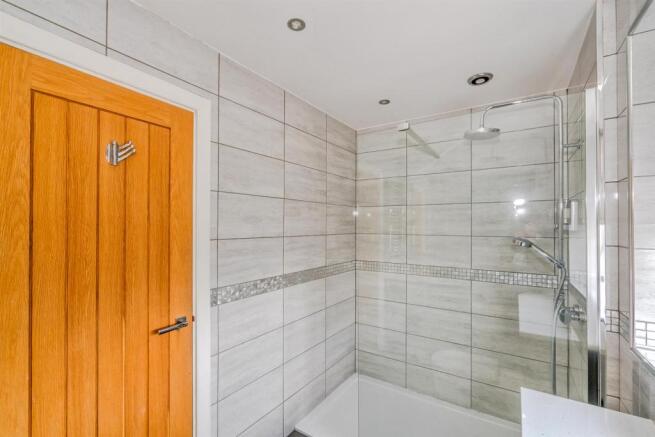 Green Rock Lane, Walsall, WS3 1NQ-11.jpg