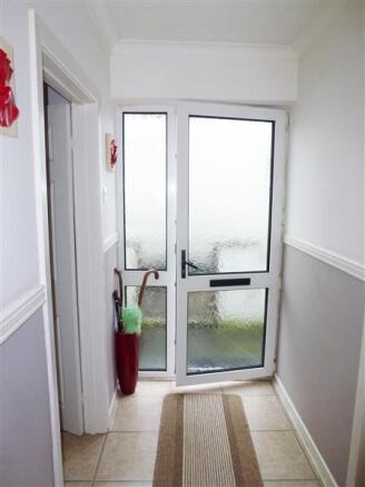 REAR ENTRANCE HALL :