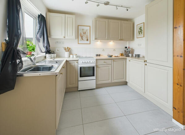 2 bed Semi-Detached for sale Image 4