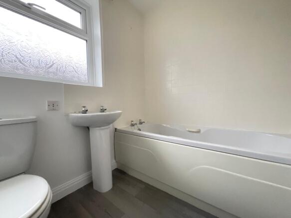 2 bed Semi-Detached Bungalow for sale Image 7