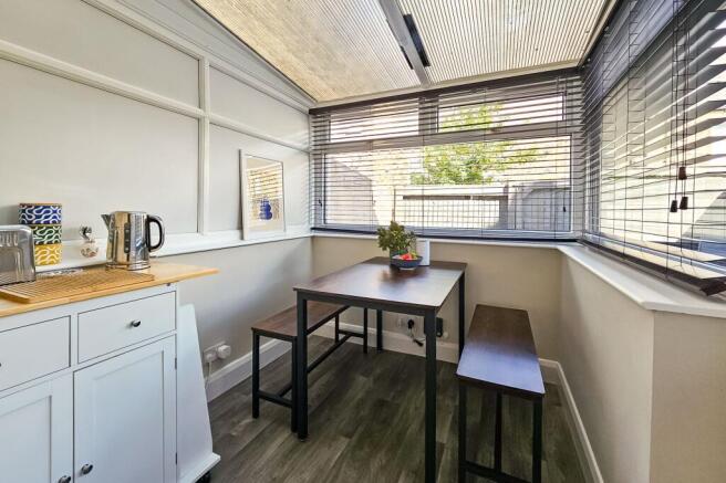 3 bed Terraced to rent Image 8