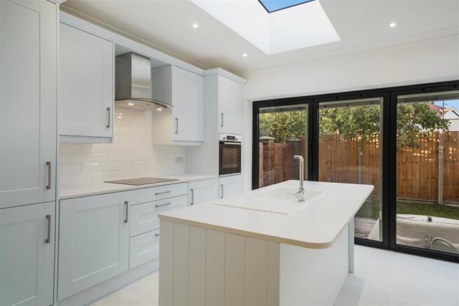 Ground Floor 17 Shelley Gardens Wembley HA0 3QF -