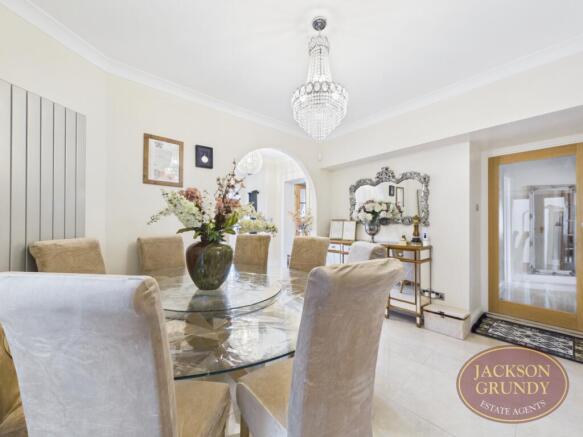 Parklands Avenue, Parklands, NN3 6DS photo 4