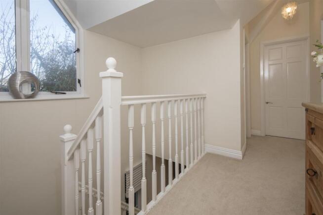 GALLERIED LANDING