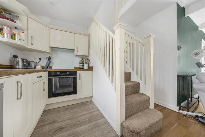 25 Peel Cl, Windsor SL4 3NW5.jpg