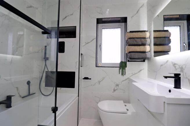 BATH/SHOWER ROOM