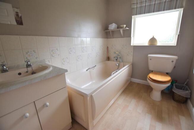 En-Suite Bathroom