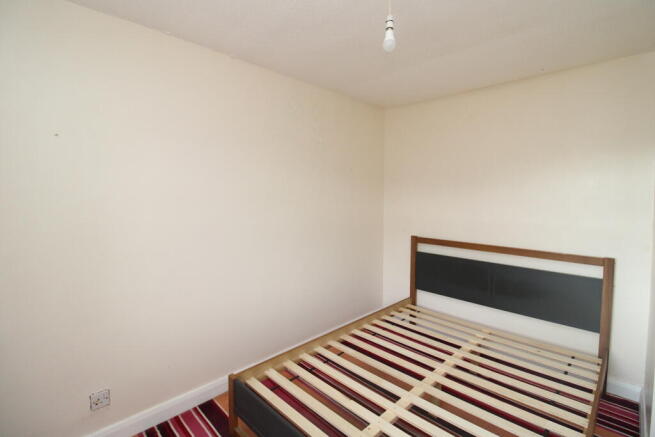3 bed Semi-Detached to rent Image 7