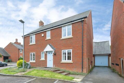 Featherbed Close, Winslow, BUCKINGHAM