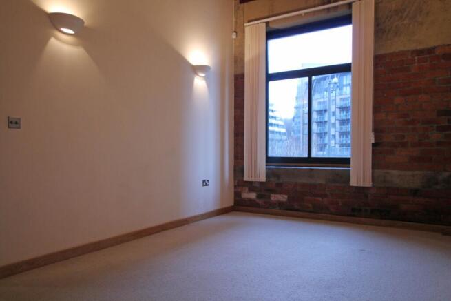 2 bed Flat to rent Image 6