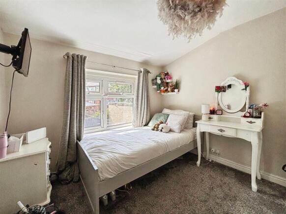 3 bed Semi-Detached for sale Image 9