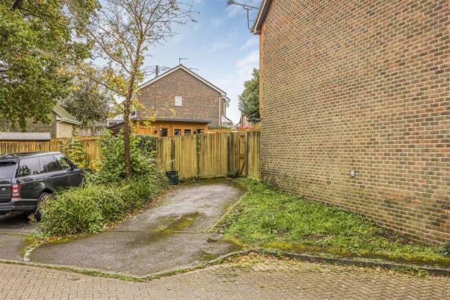 23 Nightingale Close, Rowlands Castle-PorticoMarke