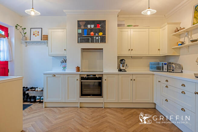Kitchen & Dining