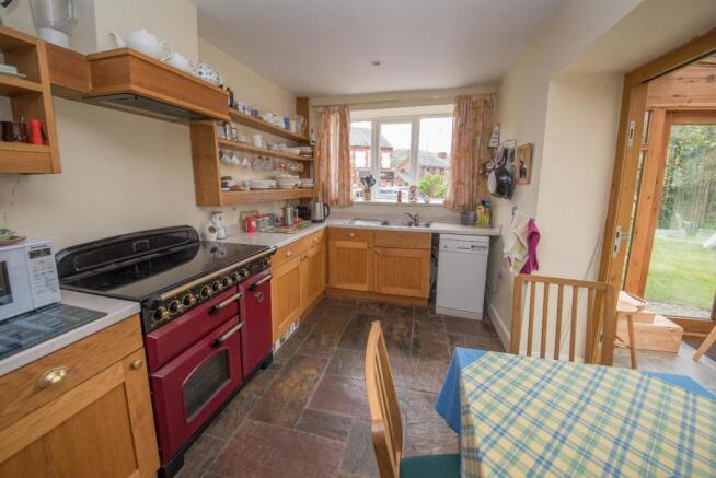 KITCHEN/BREAKFAST ROOM