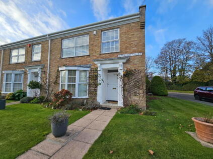 Earlsdon Way, Highcliffe, Christchurch, BH23 5TD