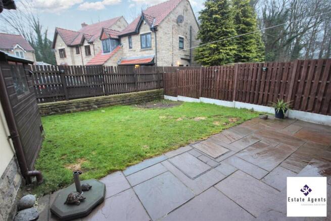 4 bed Semi-Detached for sale Image 5