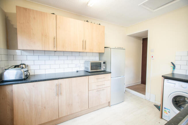 3 bed Terraced to rent Image 9