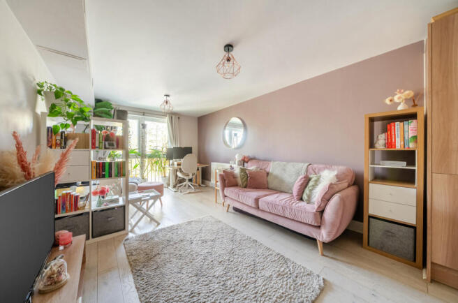 1437342-17-69d522...