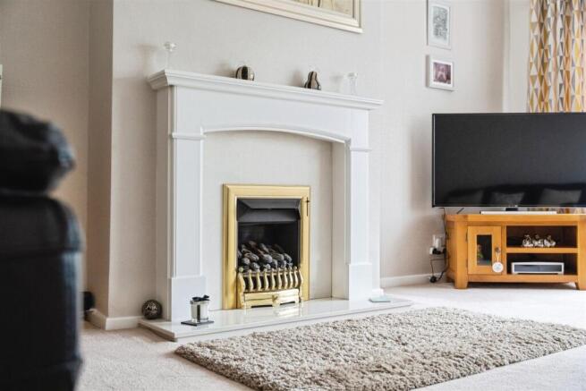 3 bed Semi-Detached for sale Image 4