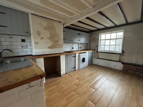 3  Medium  T202512151054.jpg