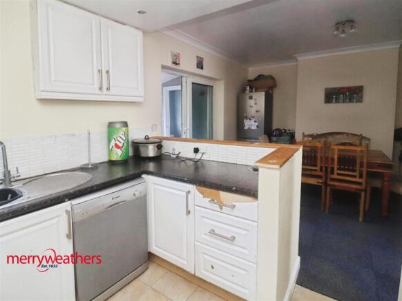 3 bed Terraced for sale Image 5