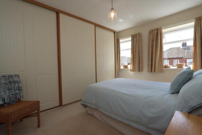 Bedroom 1 Pic 2