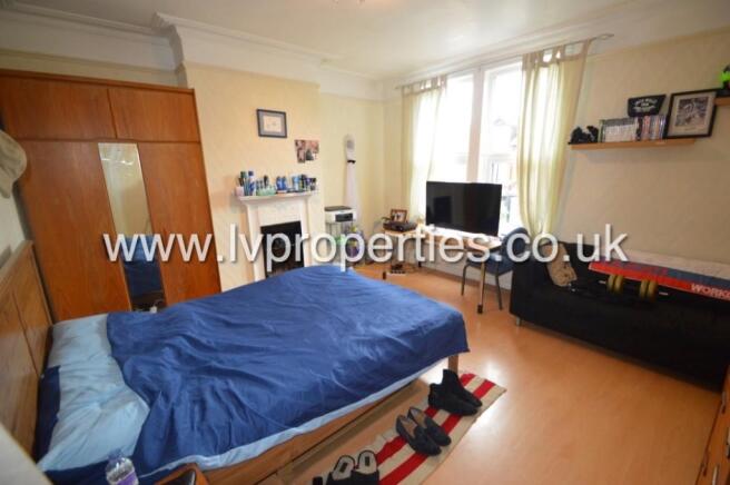 6 bed Terraced to rent Image 9