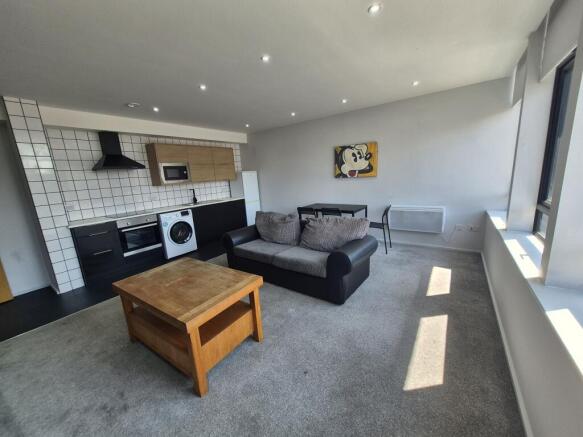 2 bed Flat to rent Image 4