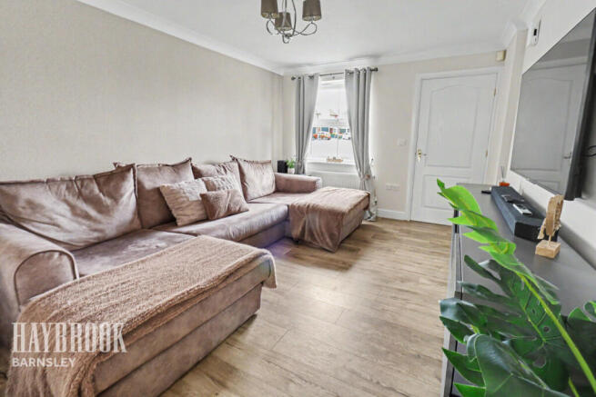3 bed Semi-Detached for sale Image 5