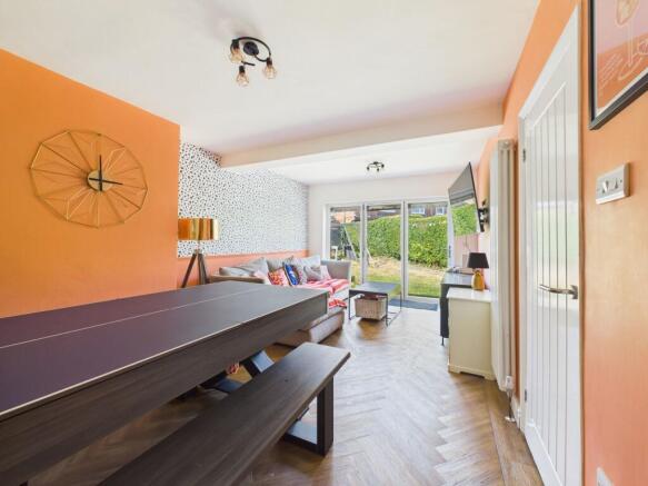 Lounge/Dining Room
