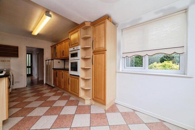 3 bed Semi-Detached for sale Image 8