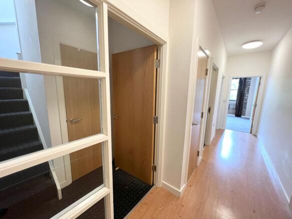 2 bed Apartment for sale Image 12