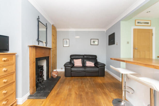 Dining Room 4.