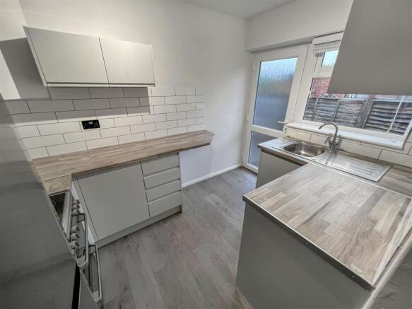 kitchen 3.jpg