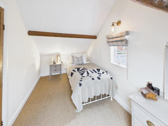 2 bed Cottage for sale Image 11