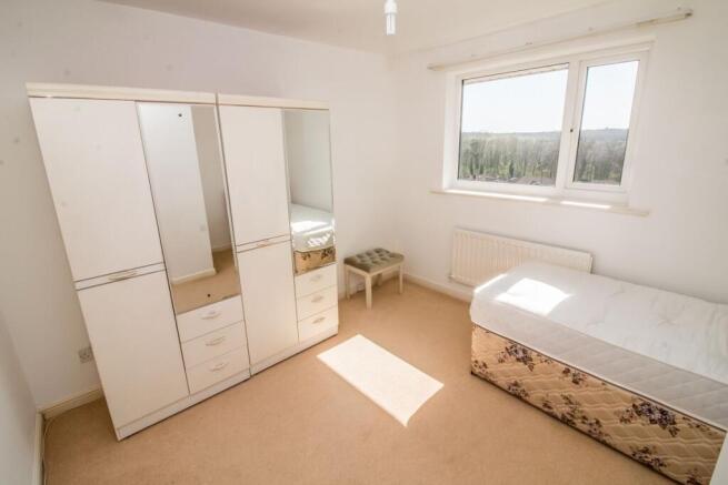 Bedroom 2 pic 2